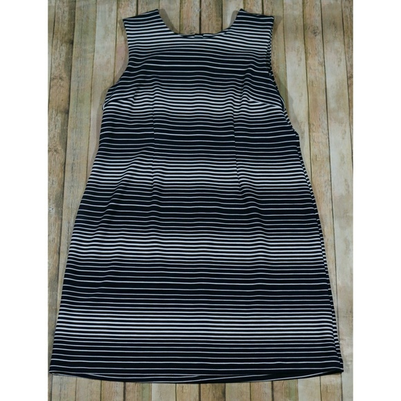 Margaret M Dresses & Skirts - Margaret M for Stitch Fix Gwen Textured Dress
